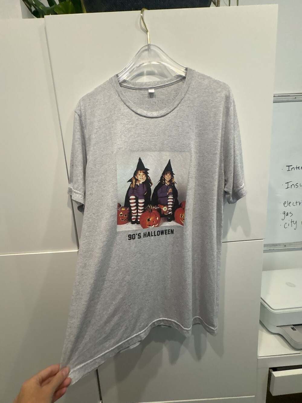 Gray '90s Halloween Graphic Tee - Women's Short Sleeve